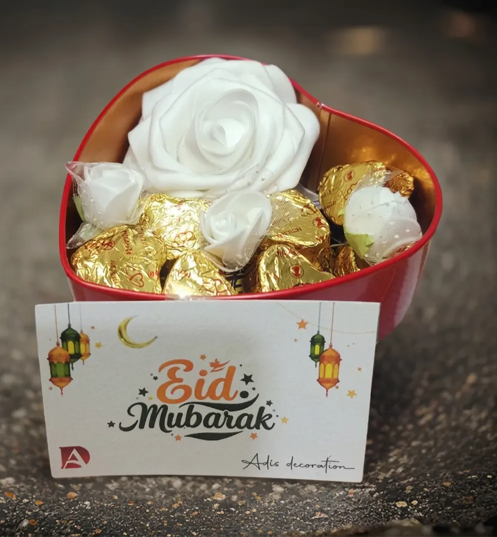 Romantic Roses Flower Gift Box with Chocolates and Tag I LOVE YOU for Valentines Day | Birthday and Anniversary Heart Shaped Gift Box | Chocolate Gift Box